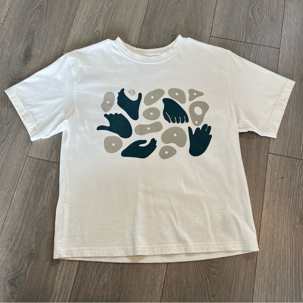 Women’s Mountain Hardware T-shirt